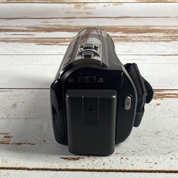 Panasonic SDR-T70 4GB Built-in Memory Camcorder Tested No Battery/Charger - Picture 6 of 8